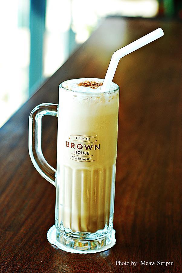 The Brown House Hotel Chachoengsao Buitenkant foto
